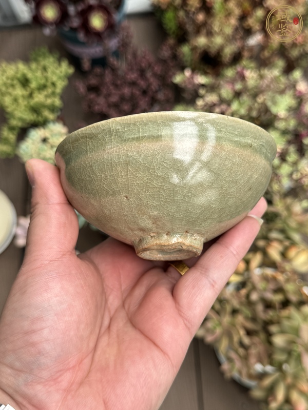 古玩陶瓷龍泉青瓷束口盞真品鑒賞圖