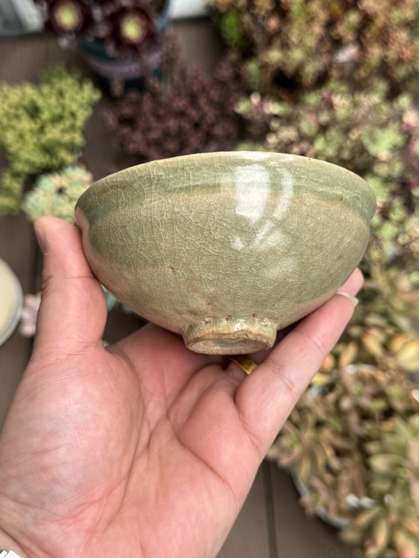 古玩轉(zhuǎn)賣龍泉青瓷束口盞拍賣,當(dāng)前價格0元