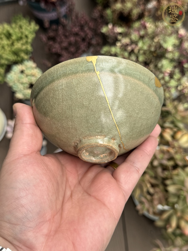 古玩陶瓷龍泉青瓷束口盞真品鑒賞圖