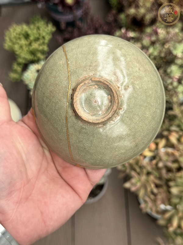 古玩陶瓷龍泉青瓷束口盞真品鑒賞圖