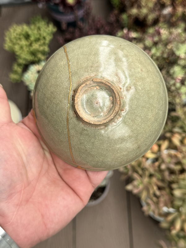 古玩陶瓷龍泉青瓷束口盞拍賣，當(dāng)前價格3600元
