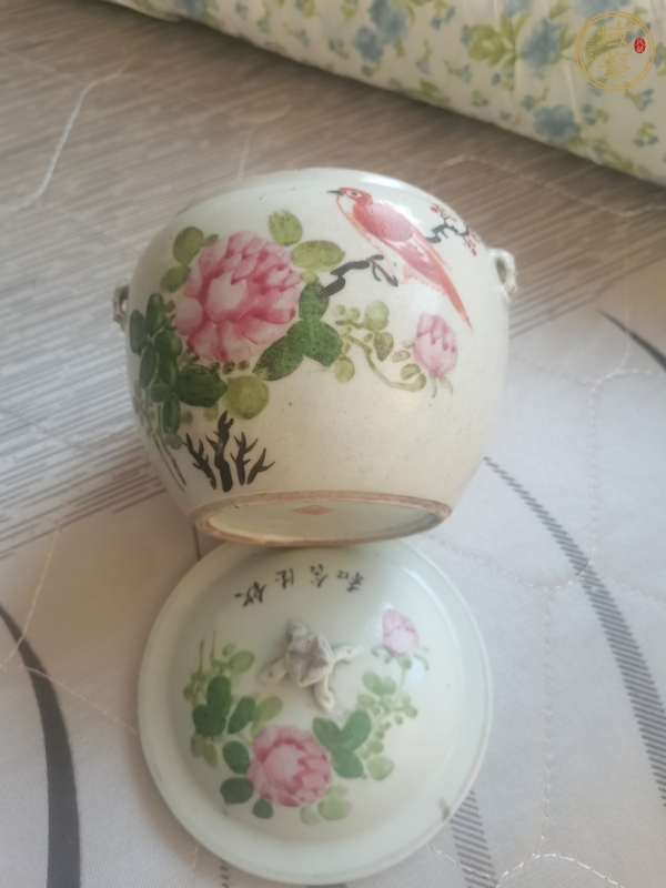 古玩陶瓷粉彩花卉紋粥罐真品鑒賞圖