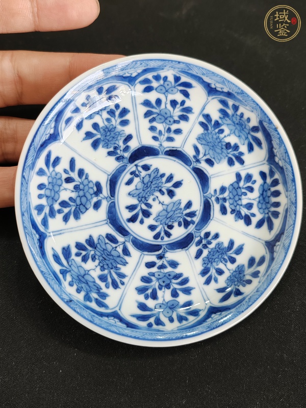 古玩陶瓷青花花卉紋盤真品鑒賞圖