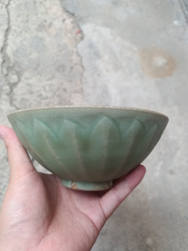 古玩陶瓷宋代龍泉青瓷刻仰蓮紋碗拍賣，當前價格1280元