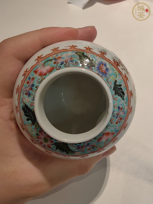 古玩陶瓷粉彩人物小罐真品鑒賞圖