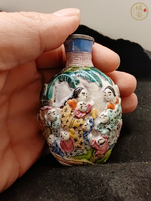 古玩陶瓷鼻煙壺真品鑒賞圖