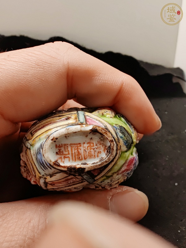 古玩陶瓷鼻煙壺真品鑒賞圖
