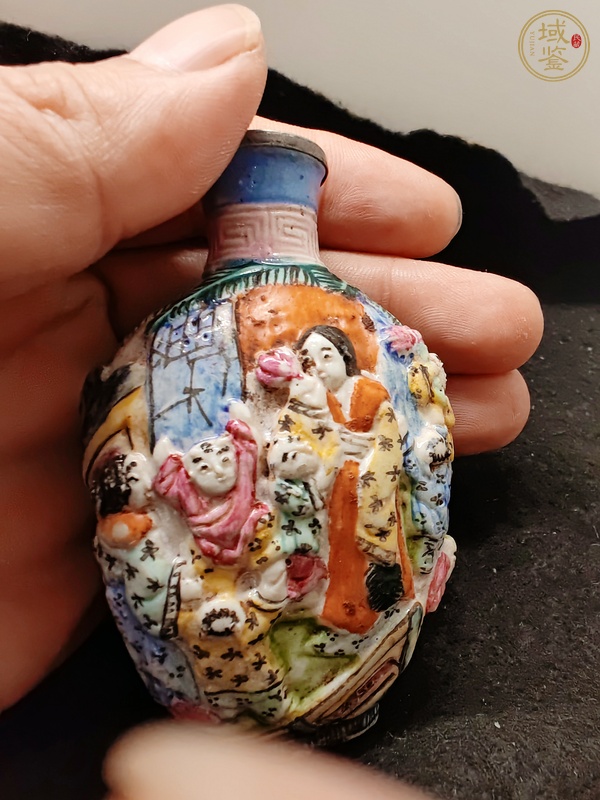 古玩陶瓷鼻煙壺真品鑒賞圖
