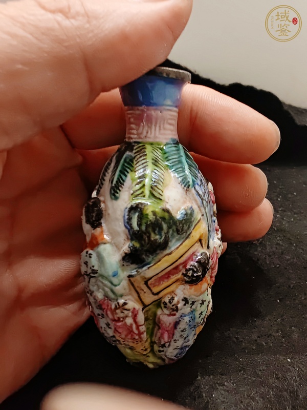 古玩陶瓷鼻煙壺真品鑒賞圖