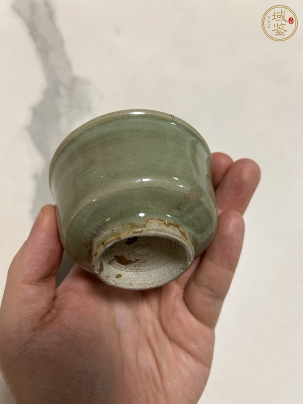 古玩陶瓷龍泉青瓷杯真品鑒賞圖