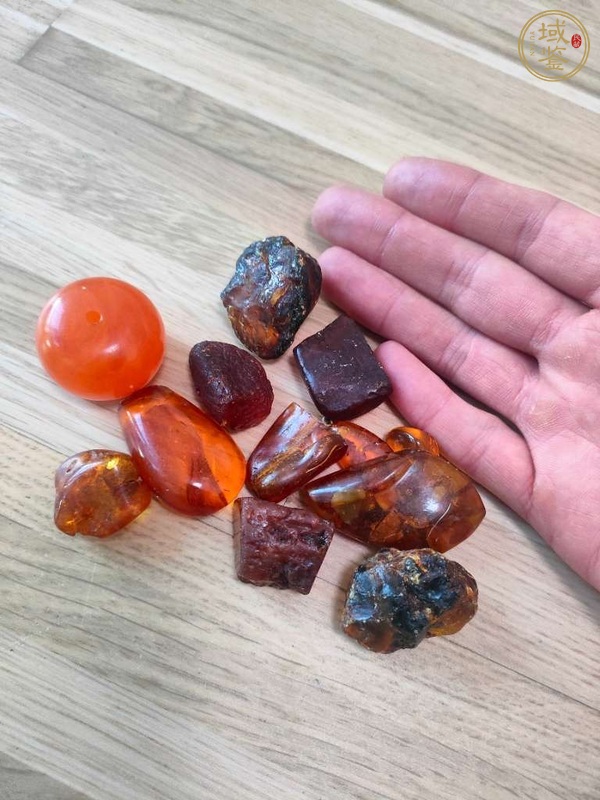 古玩玉器琥珀小件真品鑒賞圖