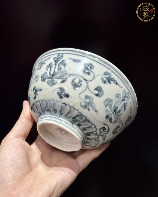 古玩陶瓷青花纏枝花卉紋碗真品鑒賞圖