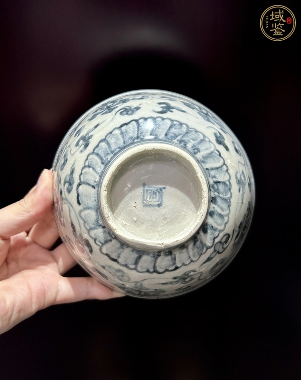 古玩陶瓷青花纏枝花卉紋碗真品鑒賞圖