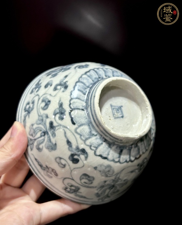 古玩陶瓷青花纏枝花卉紋碗真品鑒賞圖