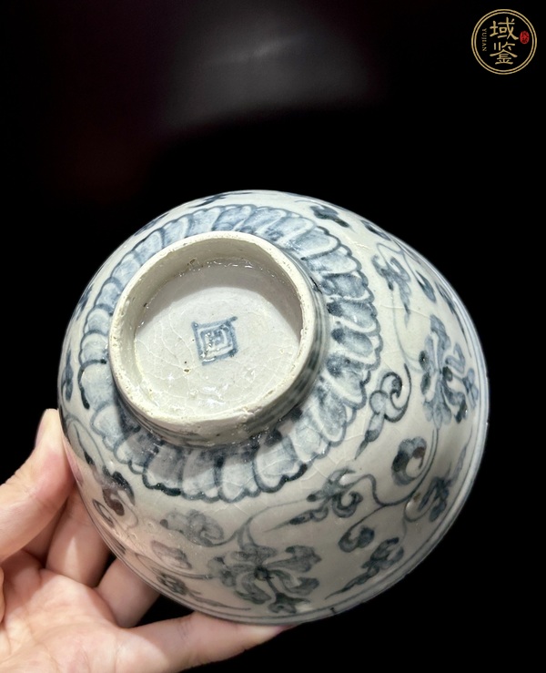 古玩陶瓷青花纏枝花卉紋碗真品鑒賞圖