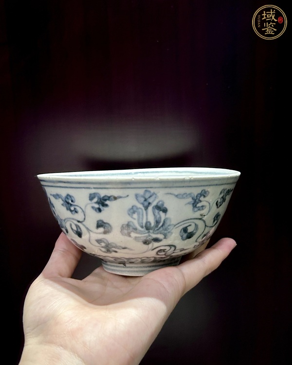 古玩陶瓷青花纏枝花卉紋碗真品鑒賞圖