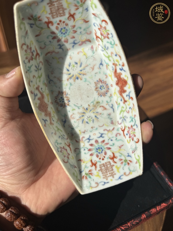 古玩陶瓷粉彩船型盤真品鑒賞圖