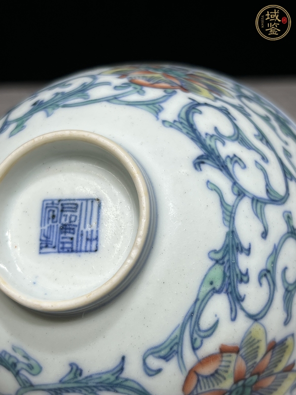 古玩陶瓷青花淡描花卉紋碗，疑似后加彩真品鑒賞圖