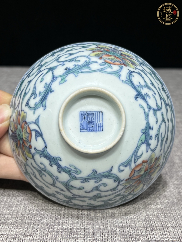 古玩陶瓷青花淡描花卉紋碗，疑似后加彩真品鑒賞圖