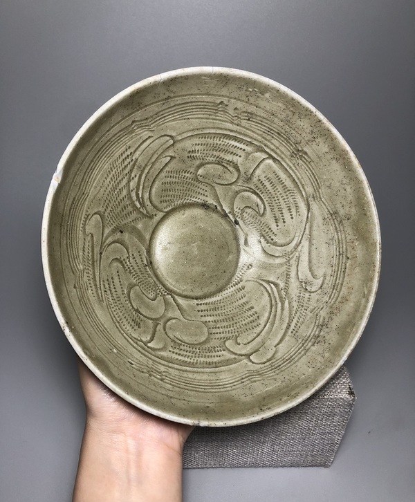 古玩陶瓷（收藏級）青釉刻花紋大碗拍賣，當前價格0元
