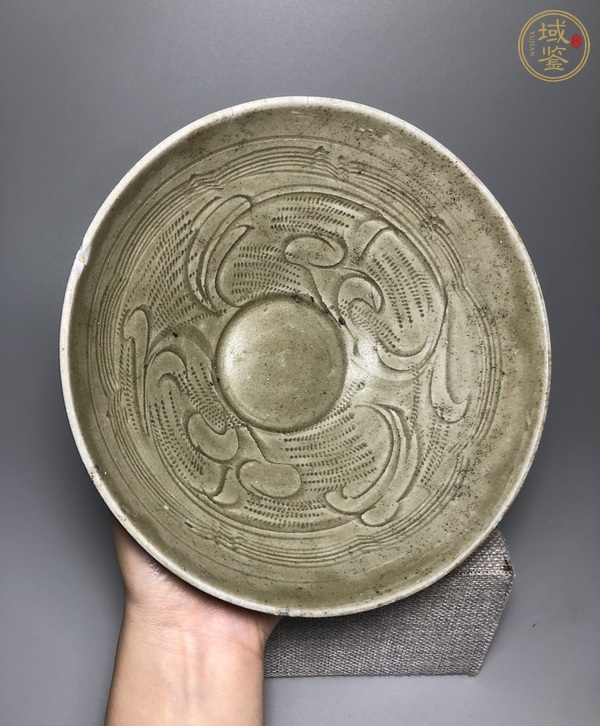 古玩陶瓷青釉刻花紋碗真品鑒賞圖