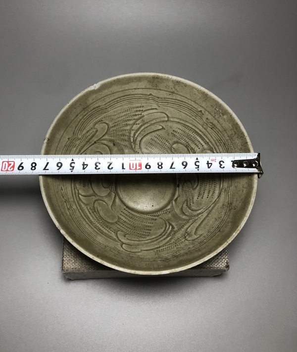 古玩陶瓷（收藏級）青釉刻花紋大碗拍賣，當前價格0元