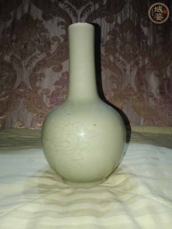 古玩陶瓷豆青釉天球瓶真品鑒賞圖