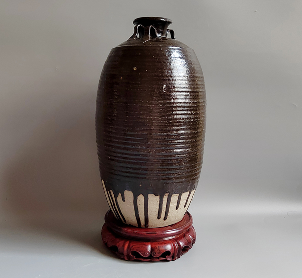 古玩陶瓷碩大的精品明代褐釉弦紋梅瓶31.5厘米拍賣(mài)，當(dāng)前價(jià)格0元