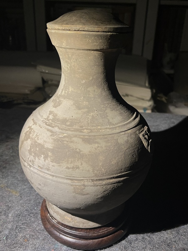古玩陶瓷瓶拍賣(mài)，當(dāng)前價(jià)格820元