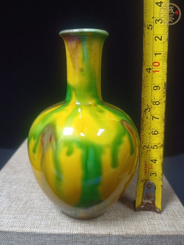 古玩陶瓷日本三彩瓶真品鑒賞圖