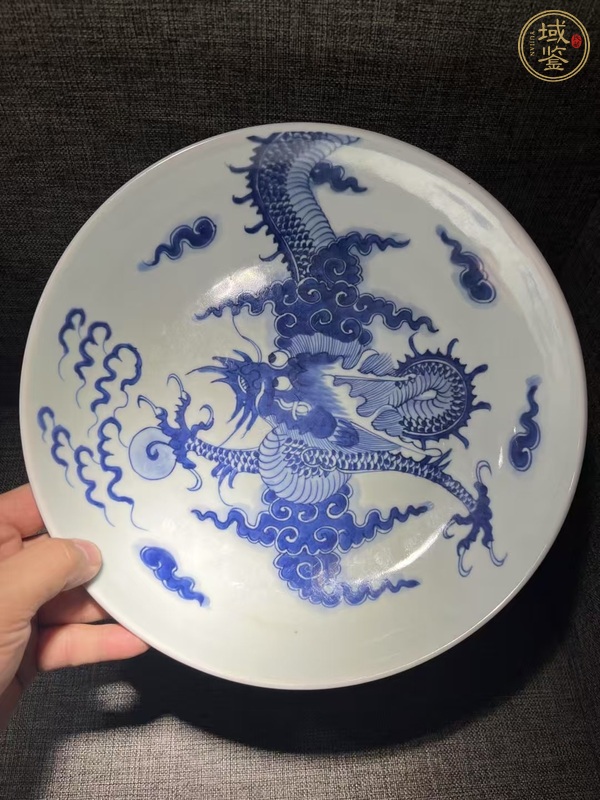 古玩陶瓷青花過墻龍紋臥盤真品鑒賞圖