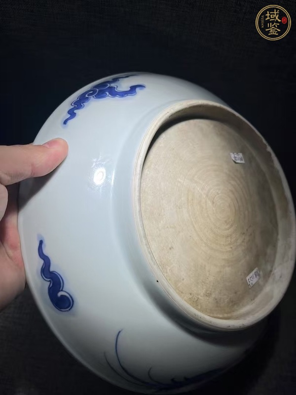 古玩陶瓷青花過墻龍紋臥盤真品鑒賞圖