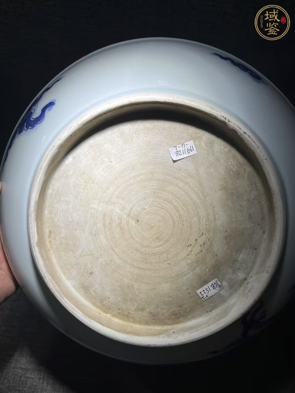 古玩陶瓷青花過墻龍紋臥盤真品鑒賞圖