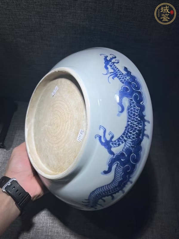 古玩陶瓷青花過墻龍紋臥盤真品鑒賞圖