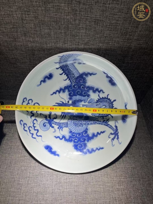 古玩陶瓷青花過墻龍紋臥盤真品鑒賞圖