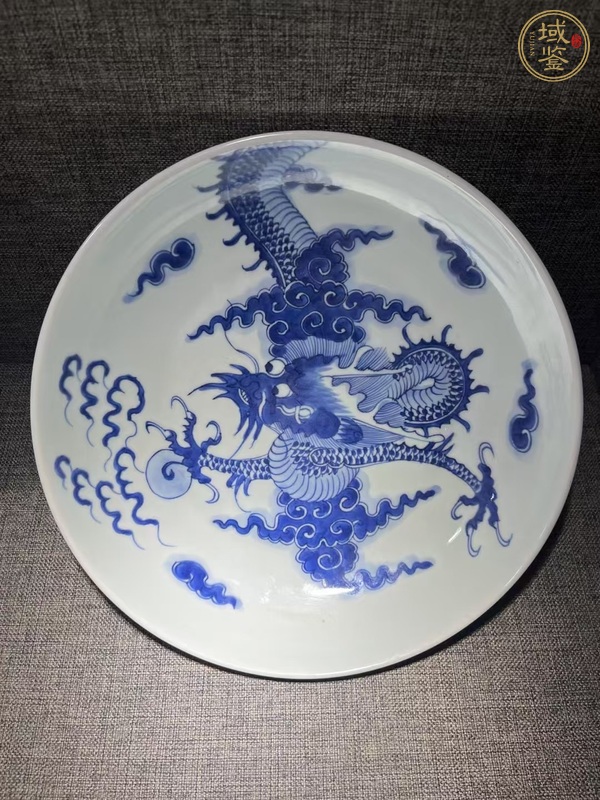 古玩陶瓷青花過墻龍紋臥盤真品鑒賞圖