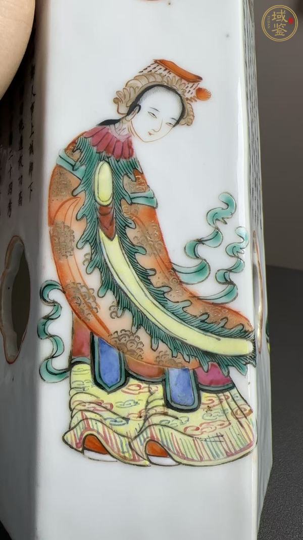 古玩陶瓷無雙譜粉彩帽筒真品鑒賞圖
