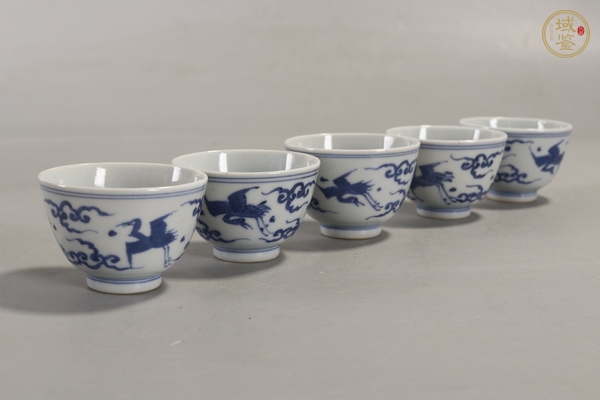 古玩陶瓷日本明治青花杯真品鑒賞圖