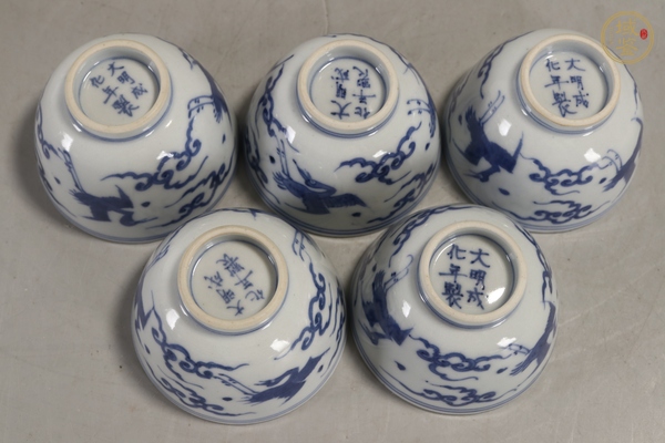 古玩陶瓷日本明治青花杯真品鑒賞圖