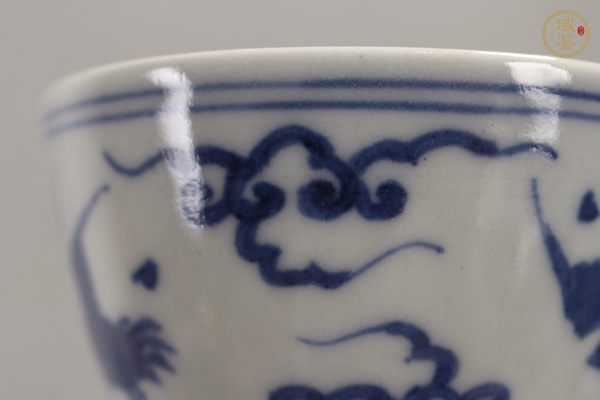 古玩陶瓷日本明治青花杯真品鑒賞圖