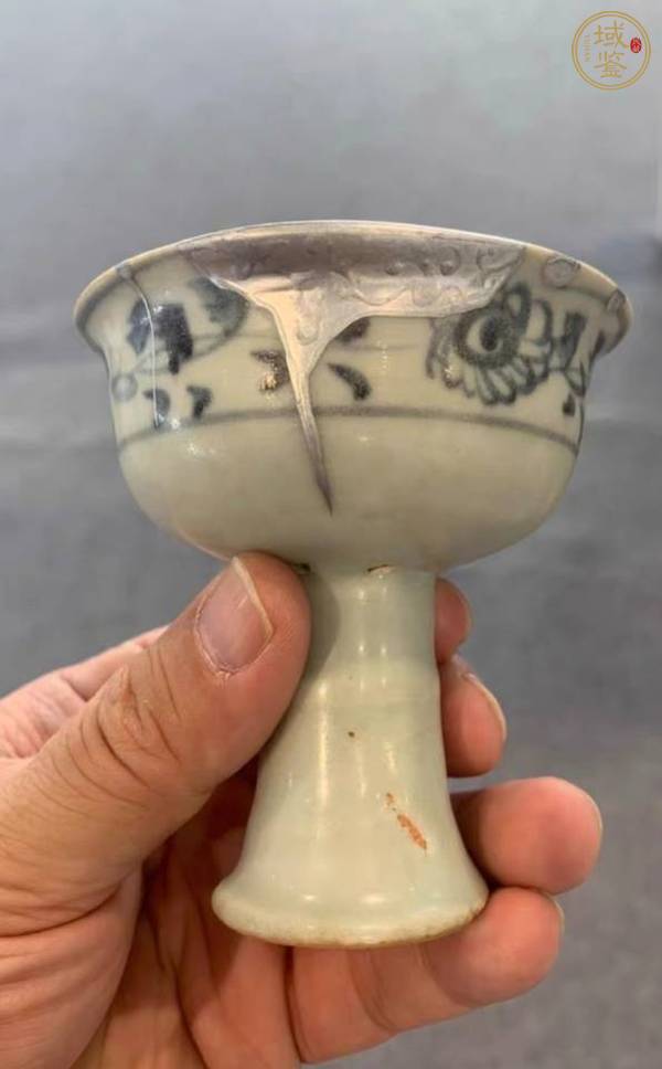古玩陶瓷青花纏枝壽字高足杯真品鑒賞圖