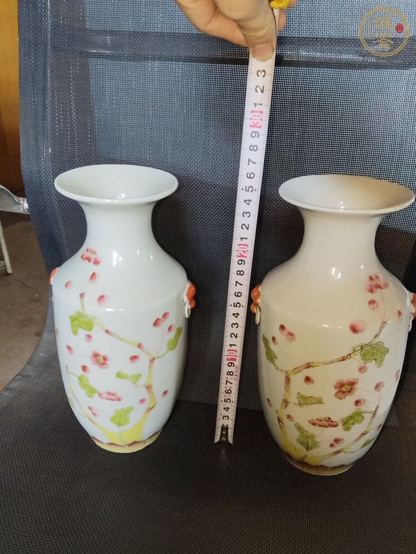 古玩陶瓷花卉紋粉彩瓶真品鑒賞圖