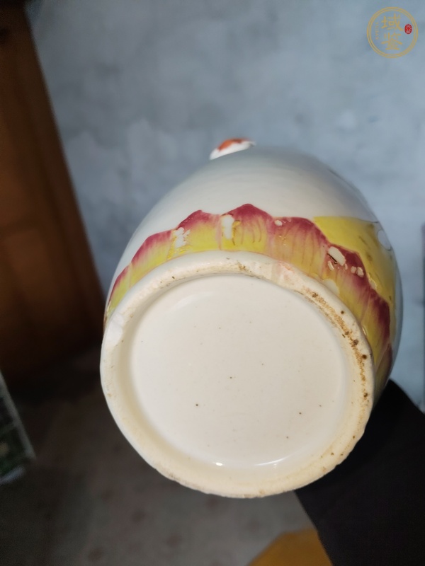 古玩陶瓷花卉紋粉彩瓶真品鑒賞圖