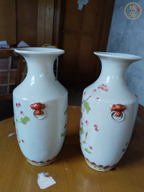 古玩陶瓷花卉紋粉彩瓶真品鑒賞圖