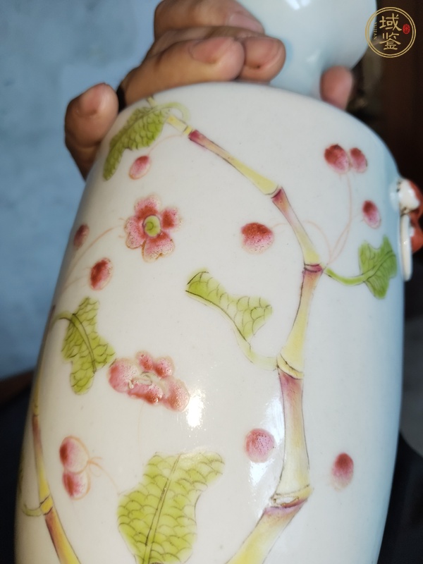 古玩陶瓷花卉紋粉彩瓶真品鑒賞圖