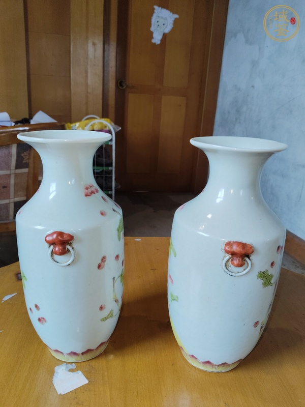 古玩陶瓷花卉紋粉彩瓶真品鑒賞圖