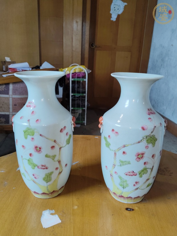 古玩花卉紋粉彩瓶真品鑒賞圖