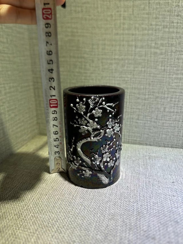 古玩轉賣清中·茄皮紫堆塑筆筒拍賣，當前價格6500元