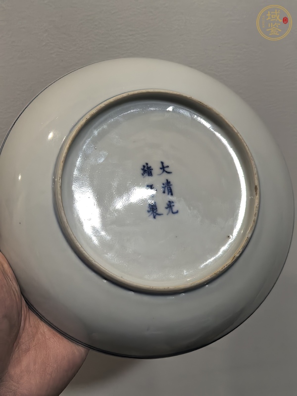 古玩陶瓷光緒青花加彩纏枝蓮紋盤真品鑒賞圖