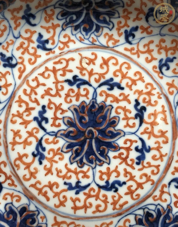古玩陶瓷光緒青花加彩纏枝蓮紋盤真品鑒賞圖